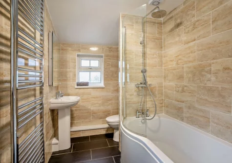 Bedroom #1 en-suite bathroom at 1 Noe Acre, Tenby