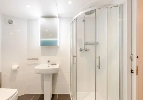 The bathroom at 1 Royal Victoria Court, Tenby