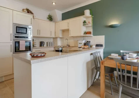 The kitchen & dining area at 10 Richmond House, Tenby