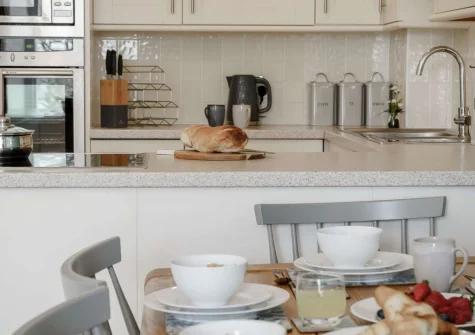 The kitchen & dining area at 10 Richmond House, Tenby