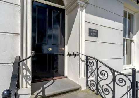 10 Richmond House is a family-friendly apartment set in a heritage building