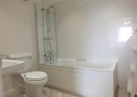 Bedroom #1 en-suite bathroom at 11 Richmond House, Tenby