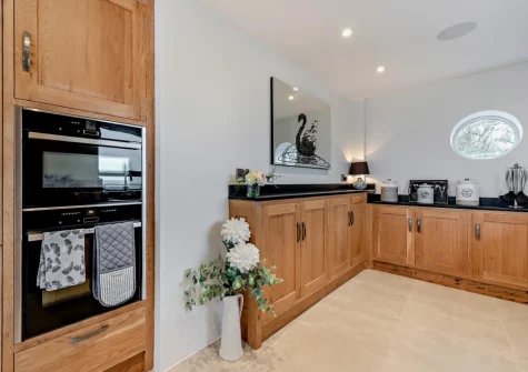 The kitchen at 19 Waters Edge, Tenby
