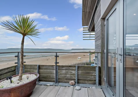 The balcony terrace at 19 Waters Edge, Tenby