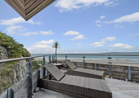 The balcony terrace & outdoor sitting area at 19 Waters Edge, Tenby