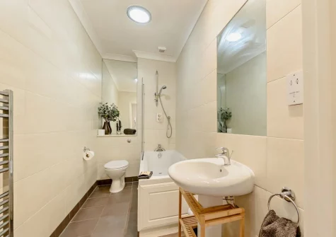 The bathroom at 2 Caldey View, Tenby