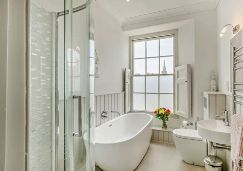 The first floor bathroom at 2 Lexden Terrace, Tenby