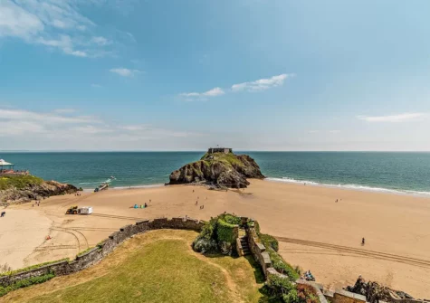 The far-reaching beach & seaview from 2 Lexden Terrace, Tenby