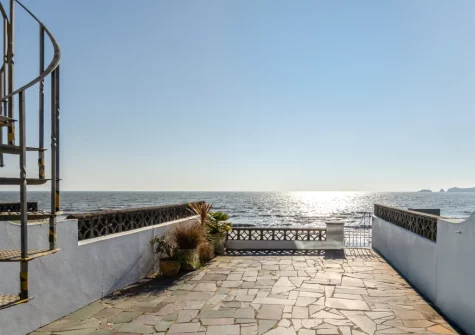 The patio & alfresco dining area at 2 Mariners Reach, Saundersfoot