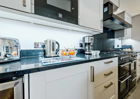 The kitchen at 2 Newbridge House, Tenby