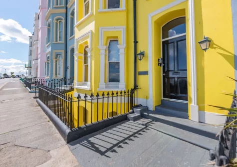 2 St Agathas is a two-bedroom holiday apartment in a Georgian house on Tenby's famous Esplanade