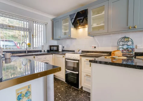 The kitchen at 2 Strandways, Saundersfoot
