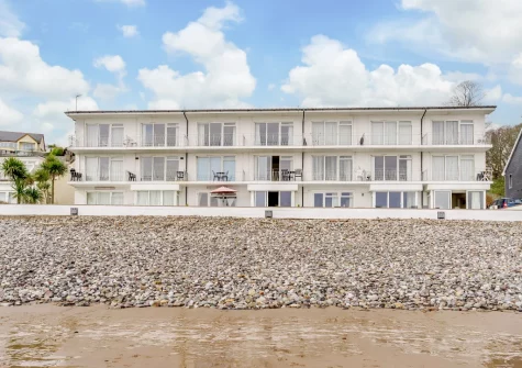 It's just a few steps down to the beach when you stay at 2 Strandways, Saundersfoot