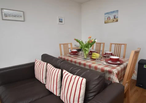 The living & dining area at 22 Beach Court, Saundersfoot