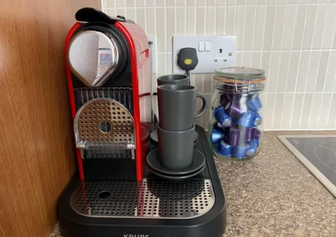 The kitchen at 3 Caldey View, Tenby