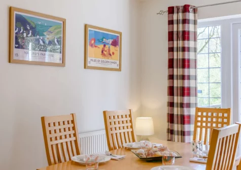 The dining area at 3 Clos Yr Ysgol, Stepaside