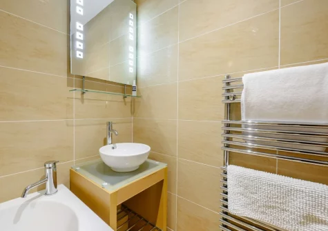 Bedroom #1 en-suite shower room at 3 Cobourg House, Tenby