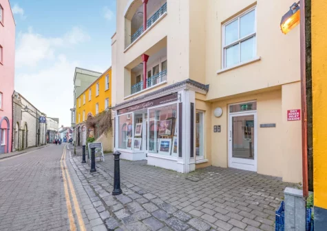 3 Cobourg House is conveniently located within Tenby's town walls, with walking distance of four beaches