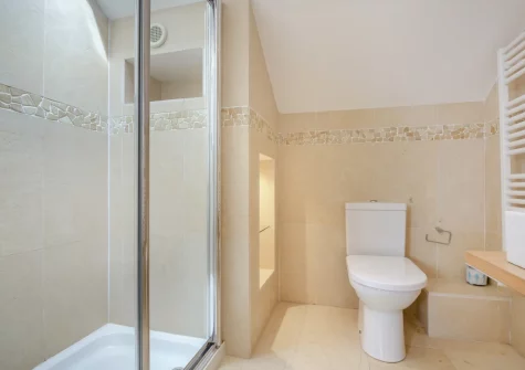 Bedroom #1 en-suite shower room at 3 The Boatyard, Abersoch