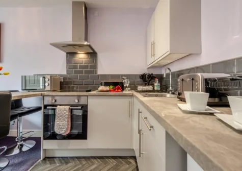 The kitchen at 3 White Rose, Tenby