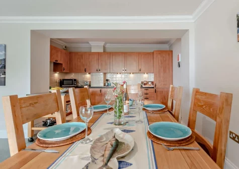 The dining area at 4 Bryn Y Mor, Tenby