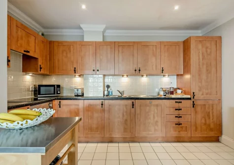 The kitchen at 4 Bryn Y Mor, Tenby