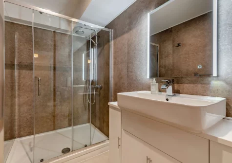 The shower room at 4 Bryn Y Mor, Tenby