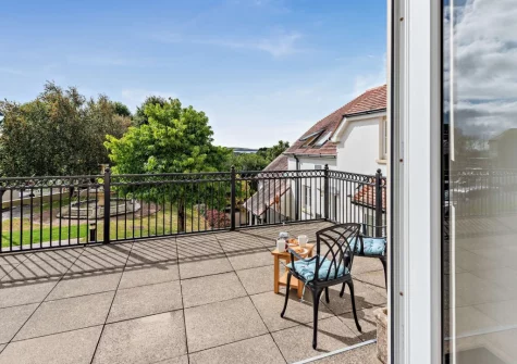 The patio & outdoor sitting area at 4 Bryn Y Mor, Tenby