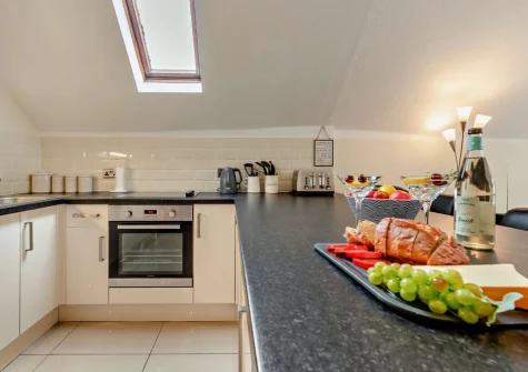 The kitchen at 4 Northcliffe House, Tenby