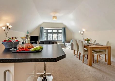 The kitchen & dining area at 4 Northcliffe House, Tenby