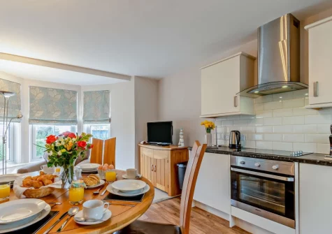 The kitchen & dining area at 4 Spetchley House, Tenby