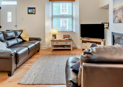 8 Clareston Road, Tenby is a charming dog-friendly cottage with unique private sauna and enclosed courtyard, steps from Tenby's beautiful beaches. Perfect for families seeking a cosy seaside retreat with character and lasting holiday memories.