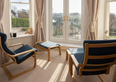 9 Bryn Y Mor, Tenby is a captivating three-bedroom Victorian apartment near North Beach. Enjoy open-plan living, distant sea views, and access to shared pool, sauna and gym. Perfect for families seeking authentic seaside charm and coastal adventure.