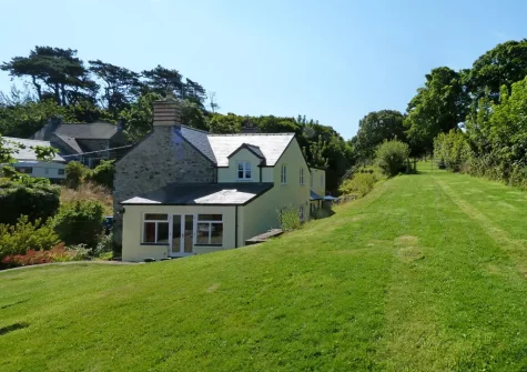 The gravel patio & alfresco dining area at Ael y Bryn, Newport