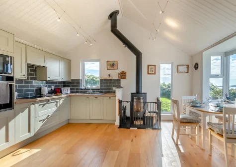 The kitchen & dining area at Aelfryn, Wisemans Bridge