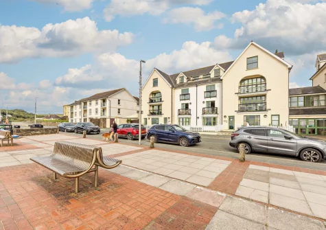 Aeradŵr is in a popular seafront location with excellent access to the beach & coast path