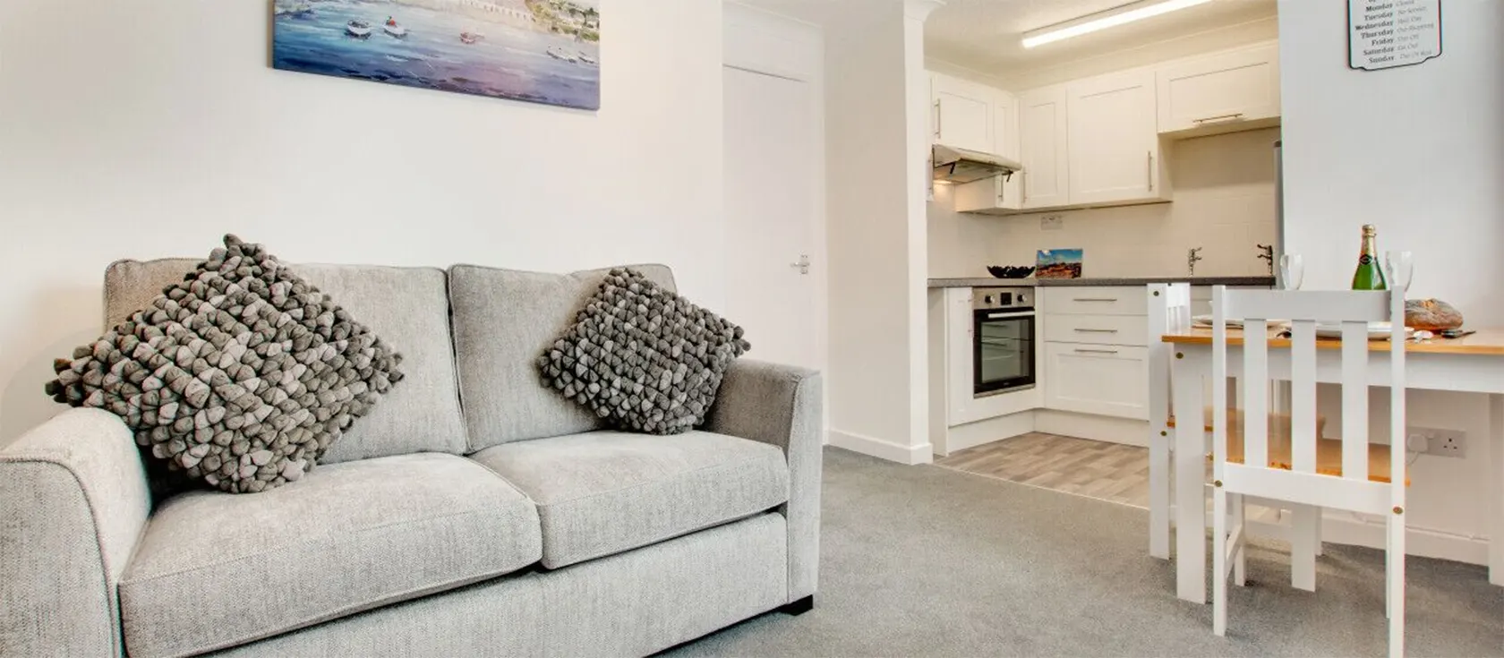 Annedd Fach, Tenby is a town centre getaway perfect for a couple. This one-bedroom flat is bright, modern and airy with simple, comfortable furnishings and some beachy touches. All the beaches and attractions of Tenby are just metres from the door.