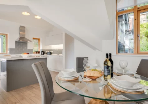 The kitchen & dining area at Apartment 4, The Old Stables, Aberdovey