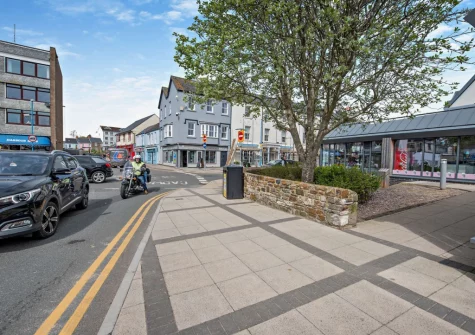 Bay View ideally positioned less than 100 metres away from Saundersfoot Beach and Harbour