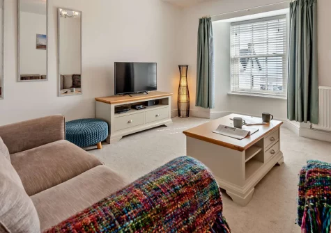 Bay View, Saundersfoot is a stunning seaside apartment with breathtaking harbour and beach views. Ideal for families or couples, it's the perfect coastal base for exploring beautiful Pembrokeshire's beaches, charming towns, and local attractions.