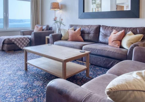 Beach View, Saundersfoot is a spacious 3-bedroom property with stunning views over the sea, located just a short walk from Saundersfoot Beach. It offers a fully equipped kitchen, a comfortable living room, and an outdoor patio area.