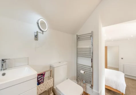 Bedroom #2 en-suite bathroom at Beachy View at Harbour Heights, Saundersfoot