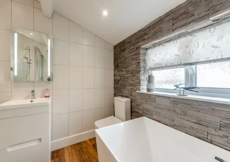 The bathroom at Beachy View at Harbour Heights, Saundersfoot