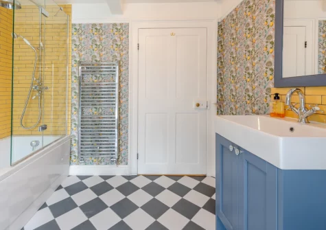 The bathroom at Belle Vue House, Tenby