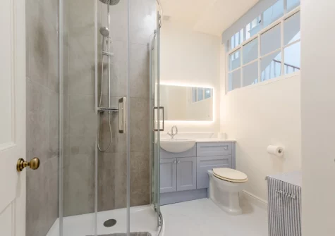 The second shower room at Belle Vue House, Tenby