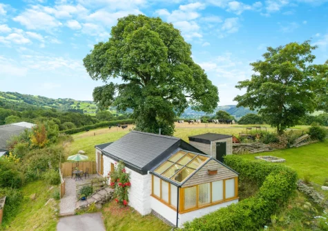 Enjoy the tranquillity of the Conwy Valley & stunning contryside views when you stay at Beudy Bach, Llanrwst