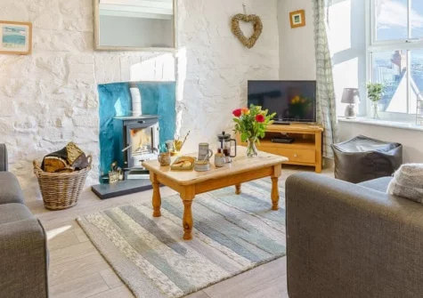 Bon Accorde, Goodwick is a welcoming two-bedroom cottage in the heart of the Pembrokeshire Coast National Park, featuring a cosy woodburner, enclosed garden with barbecue, and easy access to dramatic coastal walks and charming market towns.