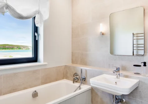 Bedroom #1 en-suite bathroom at Bryn Benar, Abersoch