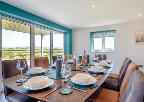 The dining area at Bryn Deufor, Anelog
