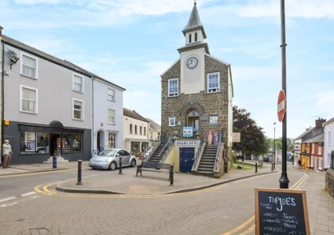 Narberth is a delightful market town with a plethora of independent shops, restaurants, pubs, a museum & gallery